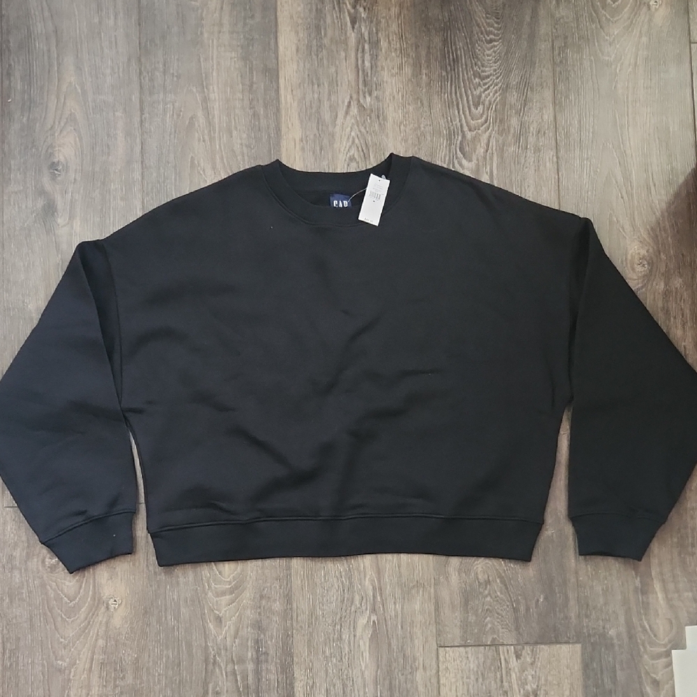 GAP Black Crewneck Sweater
